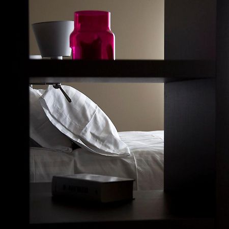 Zara Rooms & Suites Suzzara Exterior foto