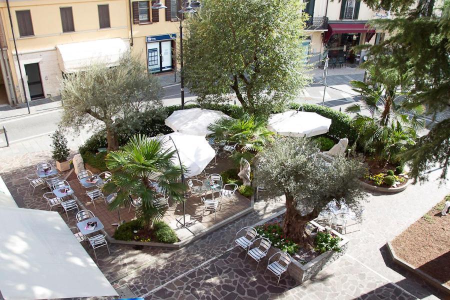 Zara Rooms & Suites Suzzara Exterior foto