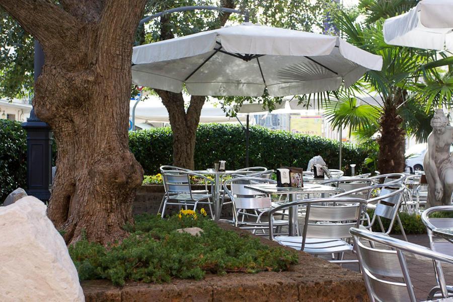 Zara Rooms & Suites Suzzara Exterior foto