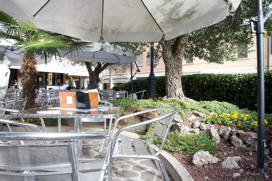 Zara Rooms & Suites Suzzara Exterior foto