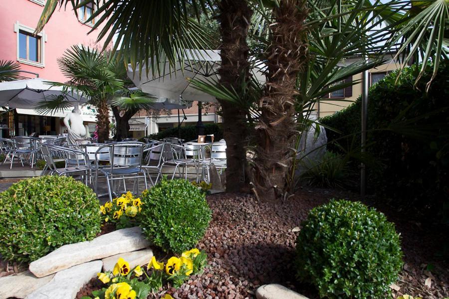 Zara Rooms & Suites Suzzara Exterior foto