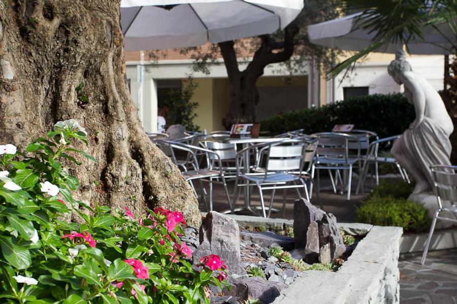 Zara Rooms & Suites Suzzara Exterior foto