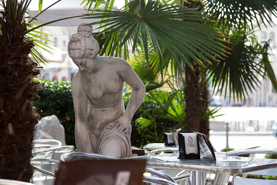Zara Rooms & Suites Suzzara Exterior foto