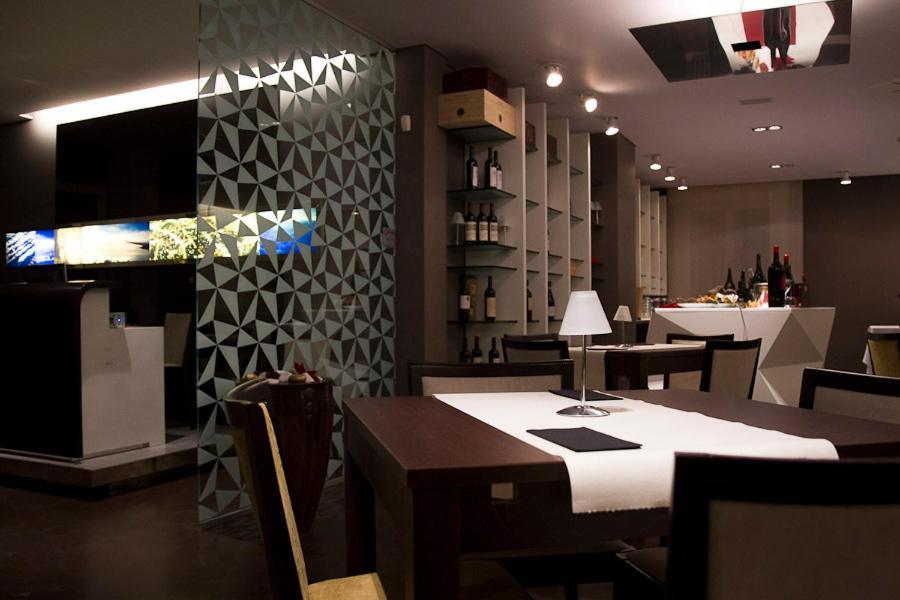 Zara Rooms & Suites Suzzara Exterior foto